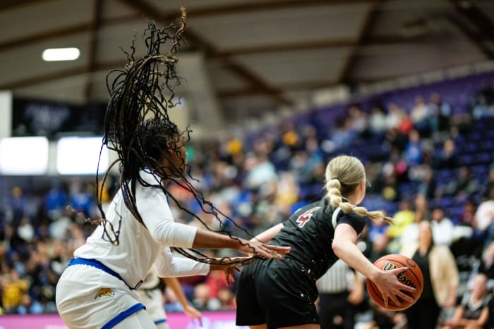 Jefferson Willamette 6A Oregon girls basketball quarterfinal 2024 Naji Saker-55